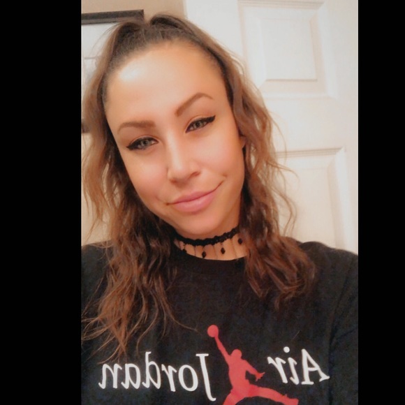 Nicki Living Freely - Picture 4 of 11